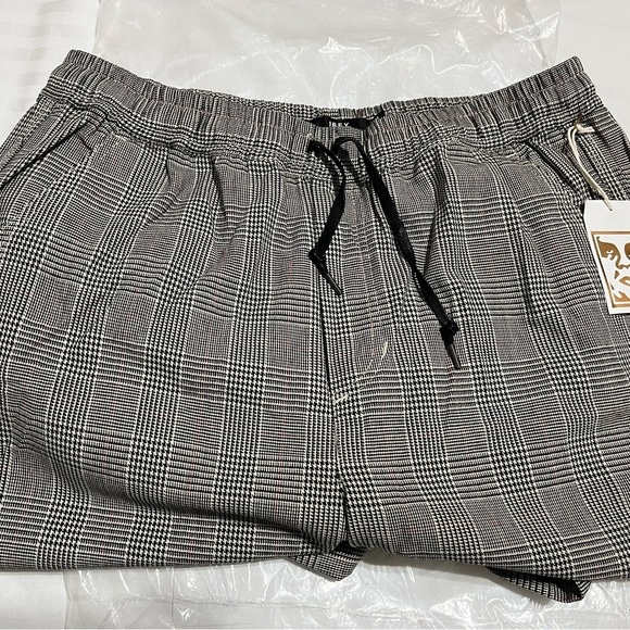 Pants - Picture 2 of 4